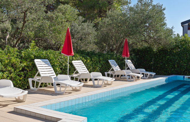 Haus mit 2 Schlafzimmern in Vir mit schwimmbad und garten - Foto 1