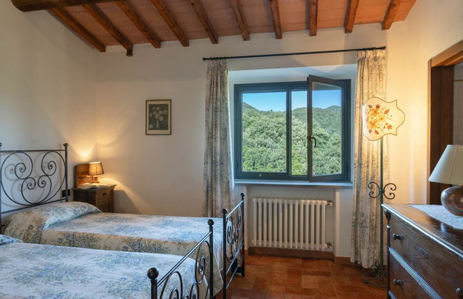 8 bedroom House in Vicchio with private pool and garden - Photo 27