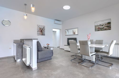 Foto 13 - Casa de 3 quartos em Višnjan com piscina privada e jardim
