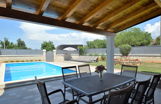 Photo 3 - 3 bedroom House in Višnjan with private pool and garden