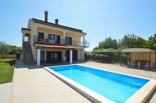 Photo 1 - Maison de 3 chambres à Višnjan avec piscine privée et vues à la mer