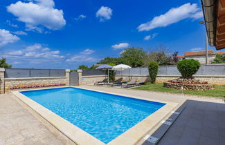 Foto 2 - Casa de 3 quartos em Višnjan com piscina privada e jardim