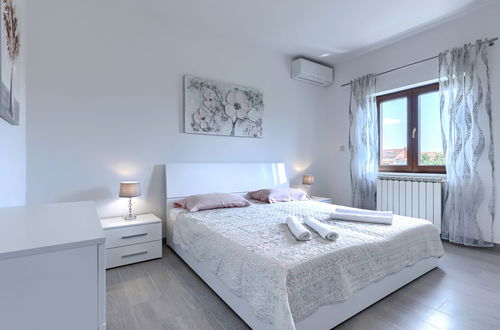 Foto 32 - Casa de 3 quartos em Višnjan com piscina privada e jardim
