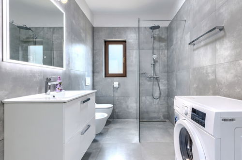 Foto 28 - Casa de 3 quartos em Višnjan com piscina privada e jardim