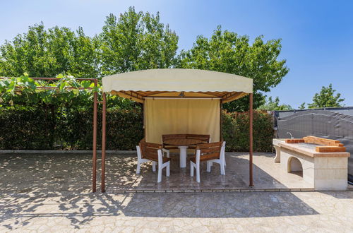 Foto 31 - Casa de 3 quartos em Višnjan com piscina privada e jardim