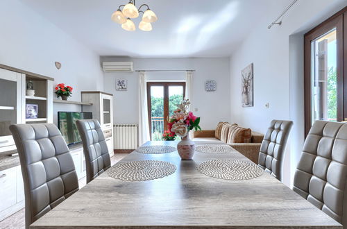 Foto 23 - Casa de 3 quartos em Višnjan com piscina privada e jardim