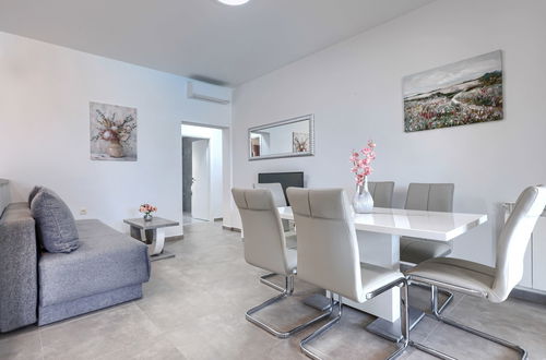 Foto 9 - Casa de 3 quartos em Višnjan com piscina privada e jardim