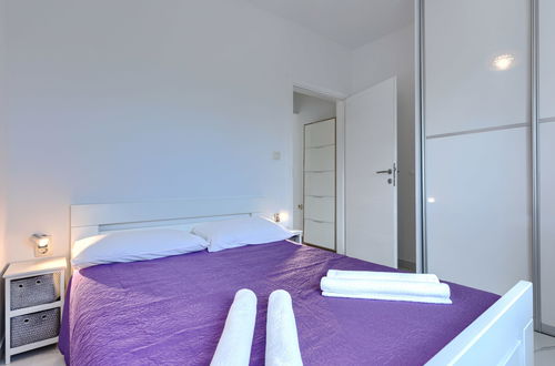 Foto 38 - Casa de 3 quartos em Višnjan com piscina privada e jardim