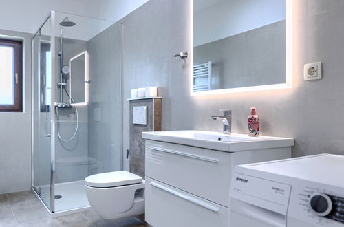 Foto 16 - Casa de 3 quartos em Višnjan com piscina privada e jardim