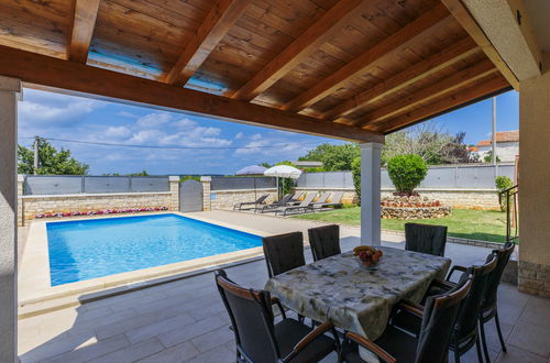 Foto 6 - Casa de 3 quartos em Višnjan com piscina privada e jardim
