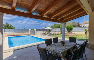 Foto 2 - Haus mit 5 Schlafzimmern in Višnjan mit privater pool und garten
