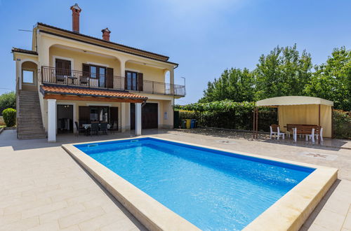 Foto 43 - Casa de 3 quartos em Višnjan com piscina privada e jardim