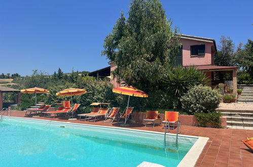 Photo 1 - 2 bedroom Apartment in Città Sant'Angelo with swimming pool and garden