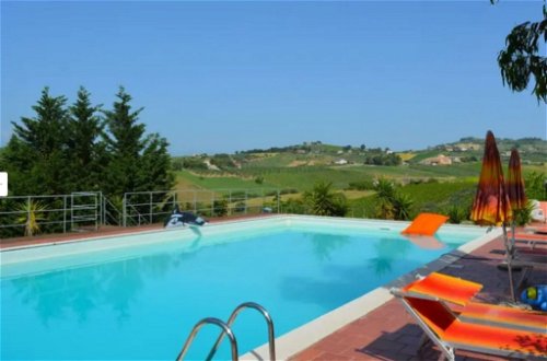 Photo 2 - 4 bedroom Apartment in Città Sant'Angelo with swimming pool and sea view