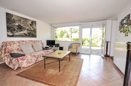 Foto 9 - Apartment mit 1 Schlafzimmer in Fuveau mit schwimmbad und garten