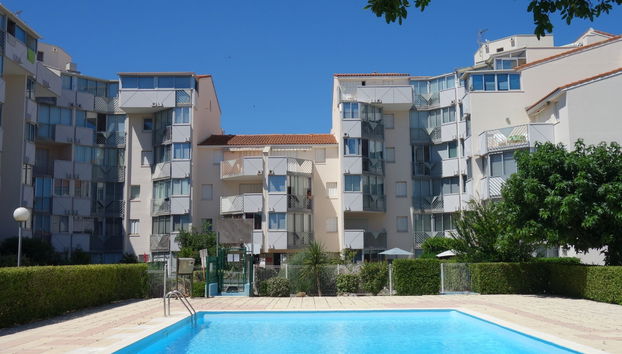 2 bedroom Apartment in Le Grau-du-Roi with swimming pool and terrace - Photo 2