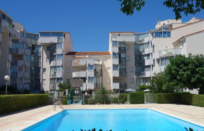 2 bedroom Apartment in Le Grau-du-Roi with swimming pool and terrace - Photo 2