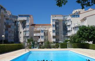 Foto 2 - Apartment mit 1 Schlafzimmer in Le Grau-du-Roi mit schwimmbad und blick aufs meer