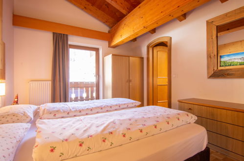 Foto 17 - Appartamento con 10 camere da letto a Soraga di Fassa con sauna