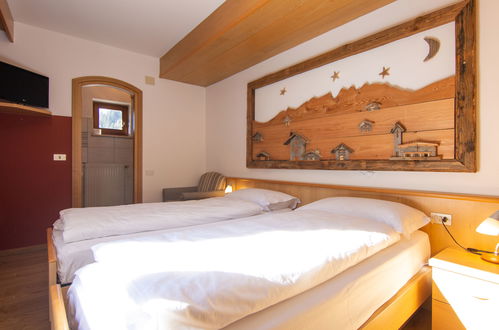 Foto 5 - Apartamento de 10 habitaciones en Soraga di Fassa con jardín y sauna