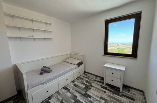 Photo 13 - 3 bedroom Apartment in Roseto degli Abruzzi with swimming pool and garden