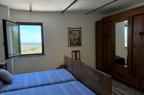 Photo 10 - 3 bedroom Apartment in Roseto degli Abruzzi with swimming pool and garden