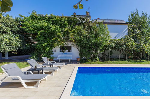 Photo 30 - Maison de 4 chambres à Umag avec piscine privée et jardin