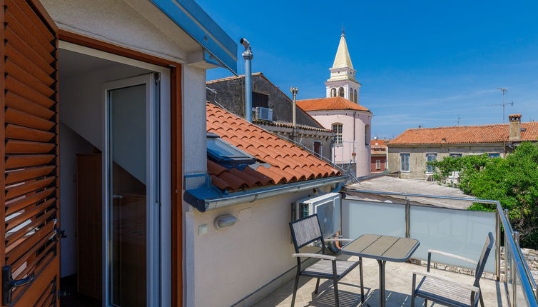 Foto 1 - Casa de 2 habitaciones en Poreč con terraza y vistas al mar