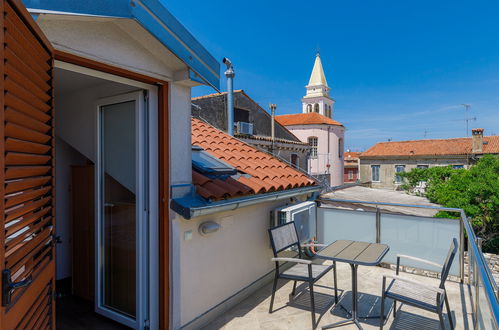 Foto 1 - Haus mit 2 Schlafzimmern in Poreč mit terrasse und blick aufs meer