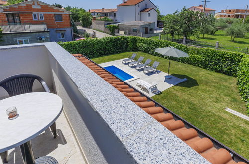 Photo 27 - Maison de 3 chambres à Poreč avec piscine privée et jardin