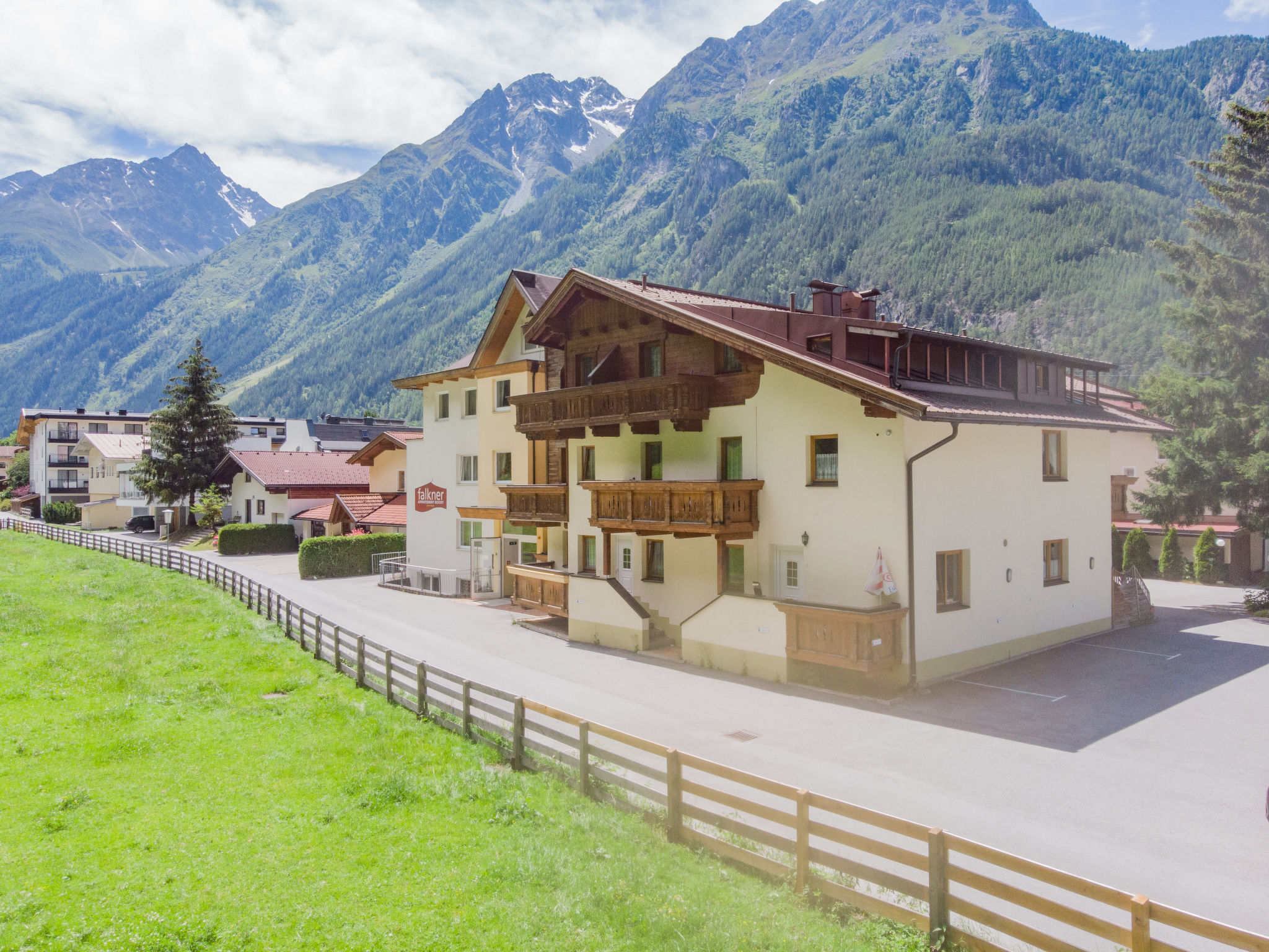 Foto 1 - Apartamento de 2 habitaciones en Längenfeld con piscina y vistas a la montaña