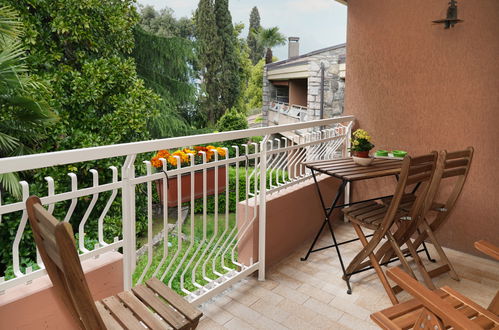 Photo 2 - Appartement en Porto Valtravaglia avec piscine et jardin