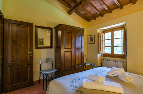 Photo 19 - 2 bedroom House in Greve in Chianti with swimming pool and garden