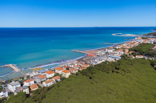 Foto 28 - Appartamento con 2 camere da letto a Cecina con piscina e vista mare