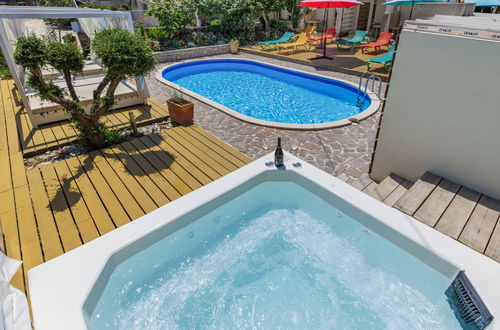 Photo 2 - Apartment in Umag with swimming pool and garden