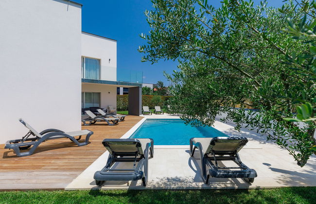 Casa de 5 quartos em Medulin com piscina privada e jardim - Foto 1