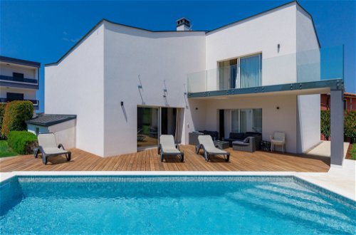 Foto 8 - Casa de 4 quartos em Medulin com piscina privada e vistas do mar