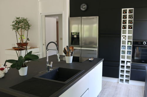 Foto 16 - Casa con 3 camere da letto a Saint-Vivien-de-Médoc con piscina privata e giardino