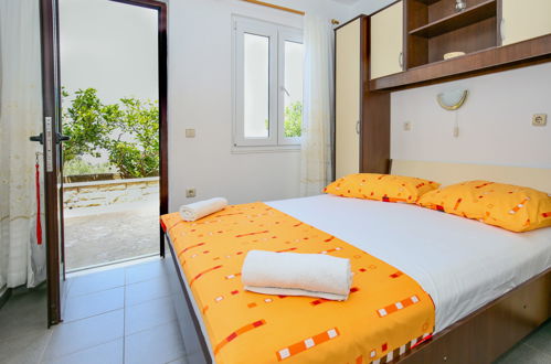 Foto 16 - Appartamento con 3 camere da letto a Blato con terrazza e vista mare
