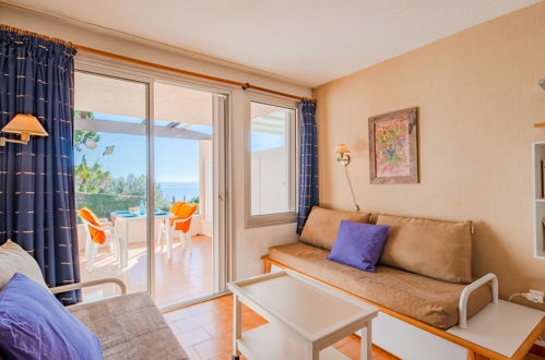 Foto 6 - Apartamento de 1 habitación en Sainte-Maxime con piscina y vistas al mar