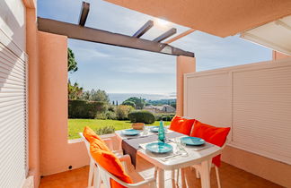 Photo 1 - 1 bedroom Apartment in Sainte-Maxime with swimming pool and garden