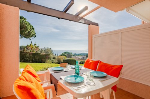 Foto 13 - Apartamento de 1 quarto em Sainte-Maxime com piscina e vistas do mar