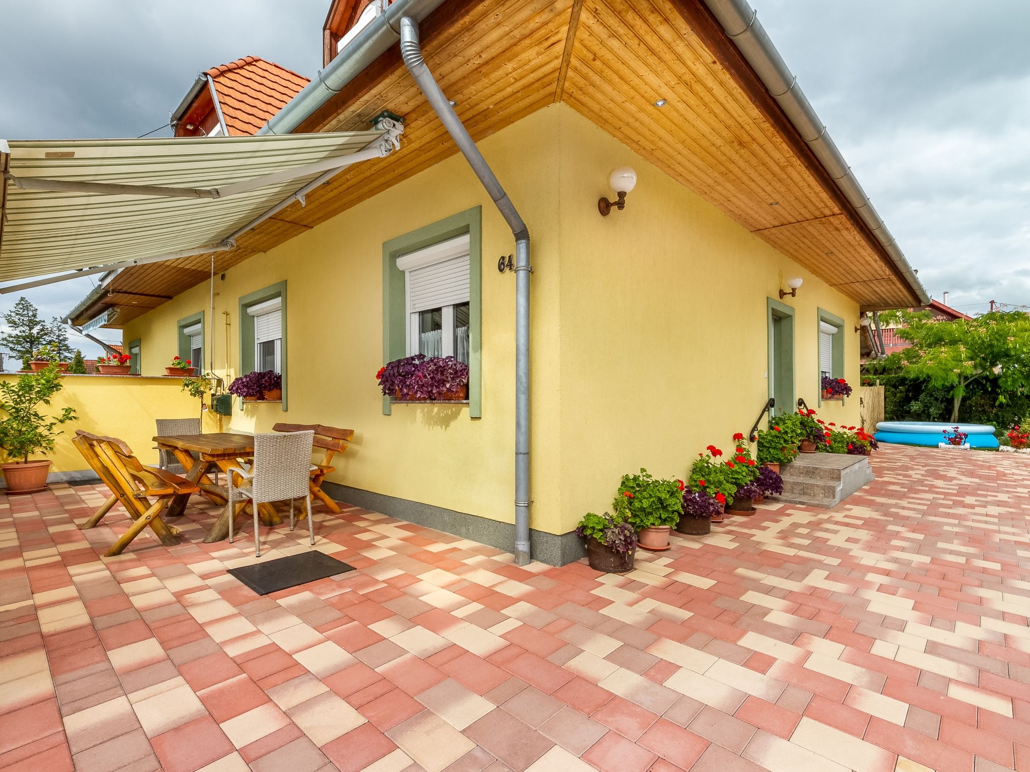 Photo 2 - Maison de 4 chambres à Balatonmáriafürdő avec piscine privée et jardin