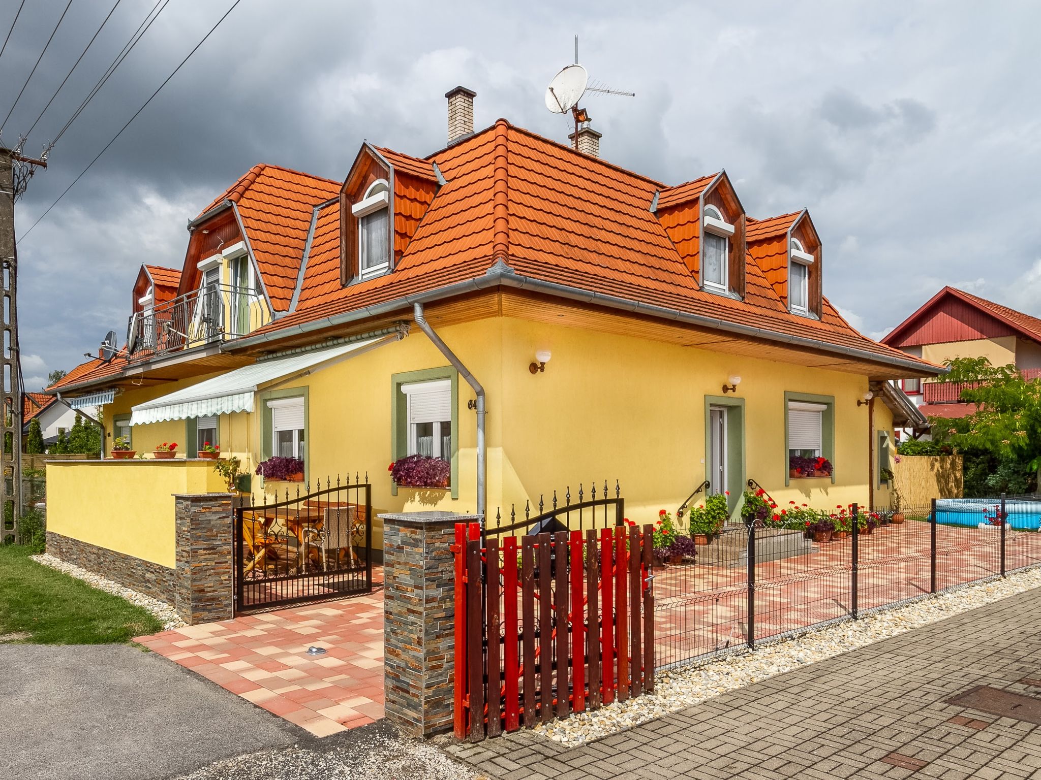 Foto 1 - Casa de 4 habitaciones en Balatonmáriafürdő con piscina privada y jardín