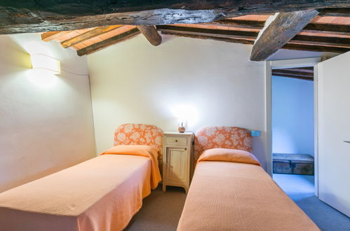 Foto 25 - Haus mit 2 Schlafzimmern in Pescia mit schwimmbad und garten
