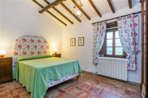 Photo 5 - 2 bedroom House in Pescia with swimming pool and garden