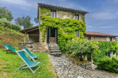 Foto 1 - Casa con 2 camere da letto a Pescia con piscina e giardino