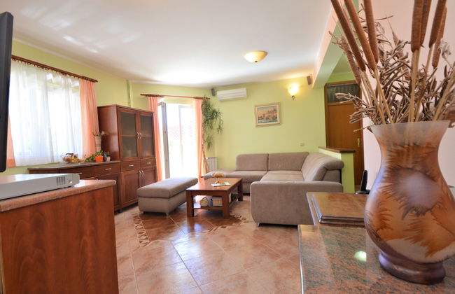 Apartamento de 4 quartos em Tribunj com jardim e terraço - Foto 4
