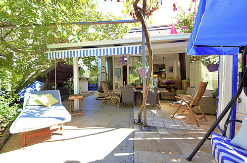 Photo 14 - Maison de 3 chambres à Sućuraj avec terrasse et vues à la mer