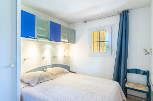 Foto 4 - Appartamento con 1 camera da letto a Cogolin con piscina e vista mare